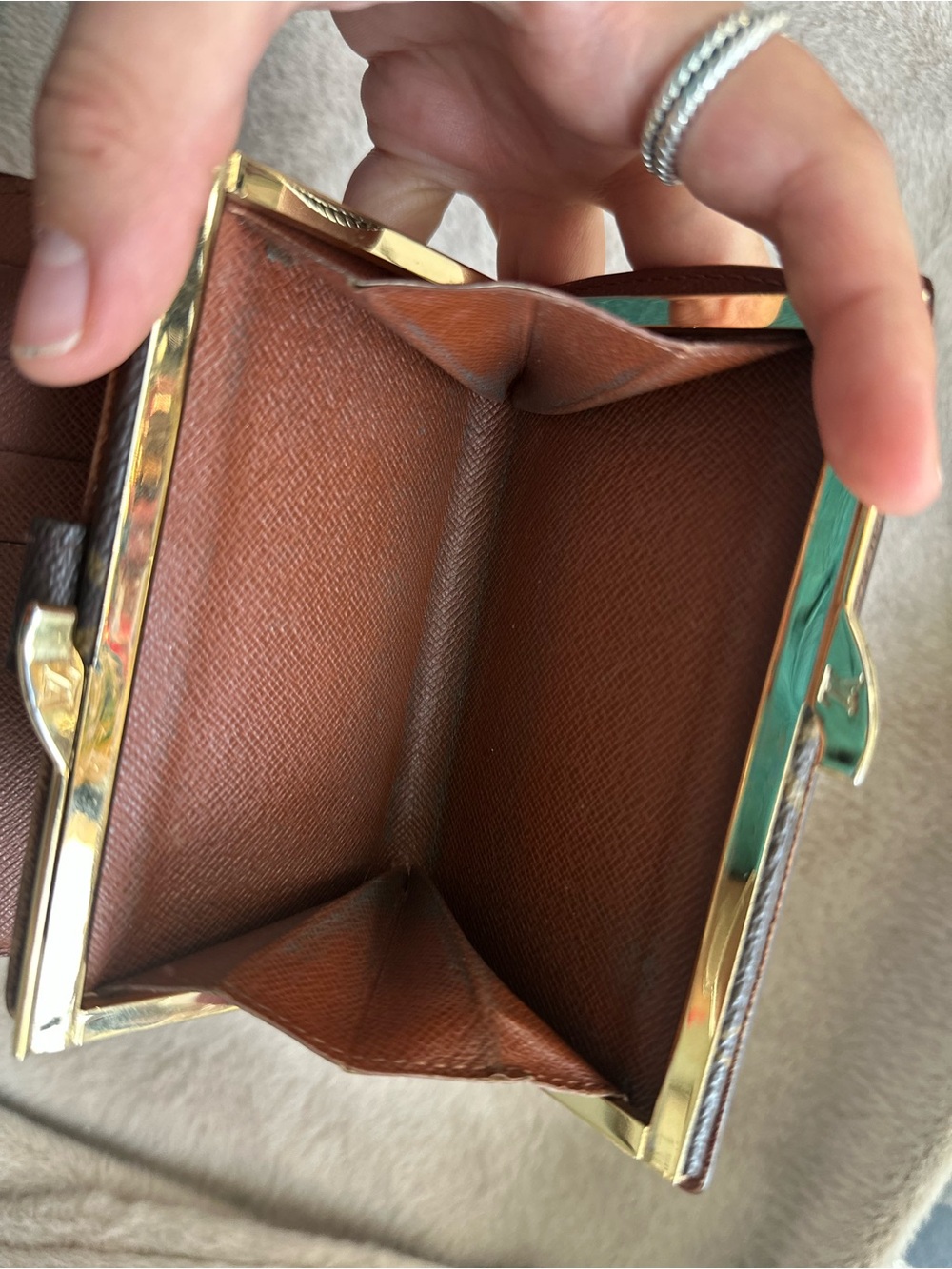 Authentic Louis Vuitton Monogram Kisslock Wallet with Hand-Painted Cherries 🍒 - Picture 7 of 17